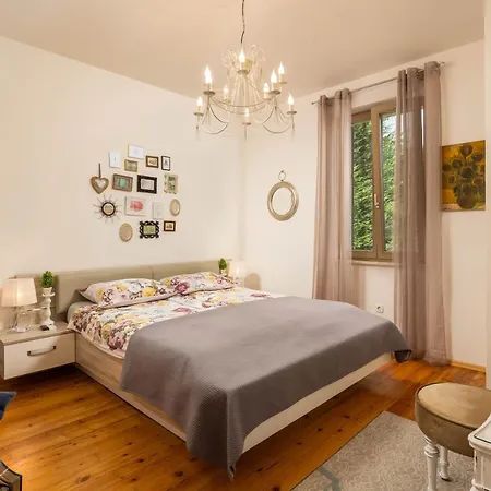 Okra With Pool - Happy Ičići