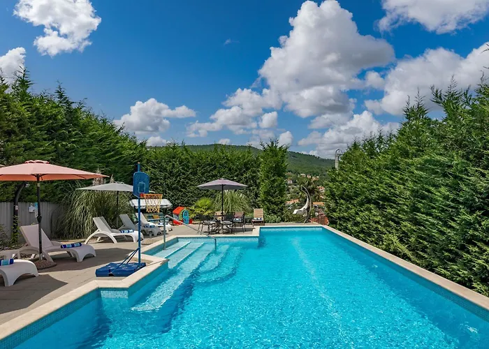 Okra With Pool - Happy Ičići